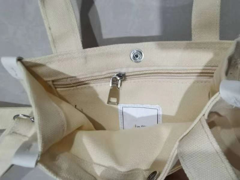crossbody messenger bag UK outdoor lifestyle