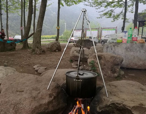 adjustable campfire hanging pot tripod UK